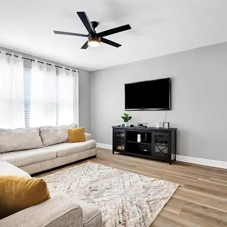 Spacious Two Story Home_ Casa Cavazos